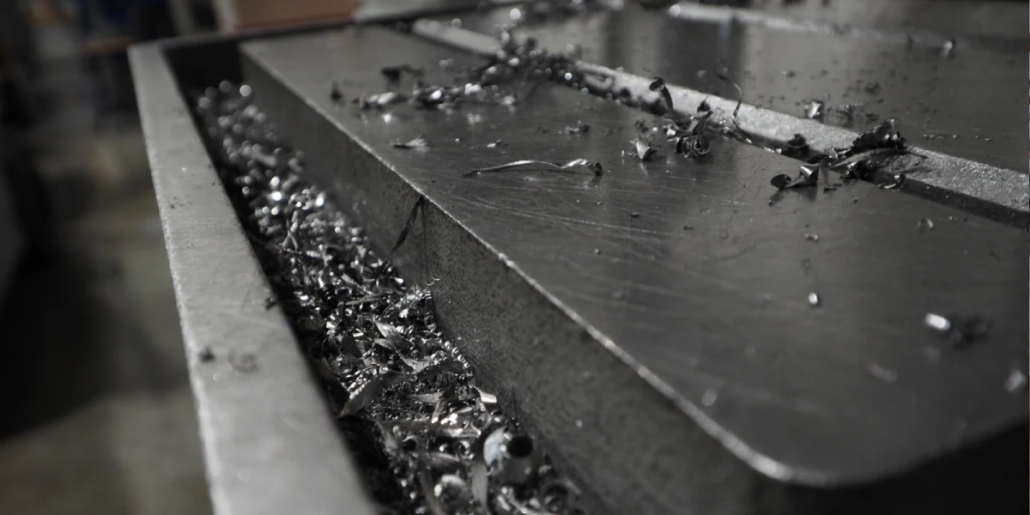Feine Metallspäne als Nebenprodukt beim Drehen und Fräsen