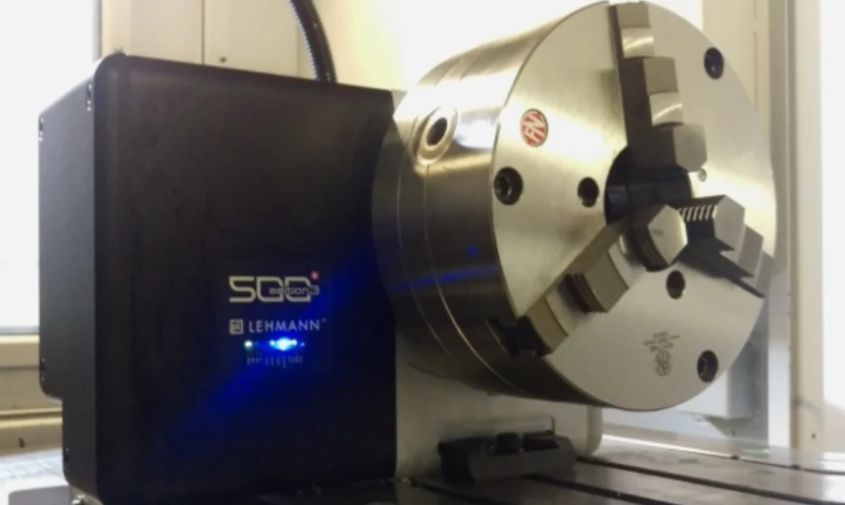 Mehr Flexibilität dank 4-Achs-Drehtisch